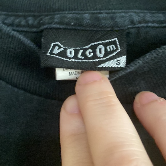 Volcom shirt - Picture 4 of 4